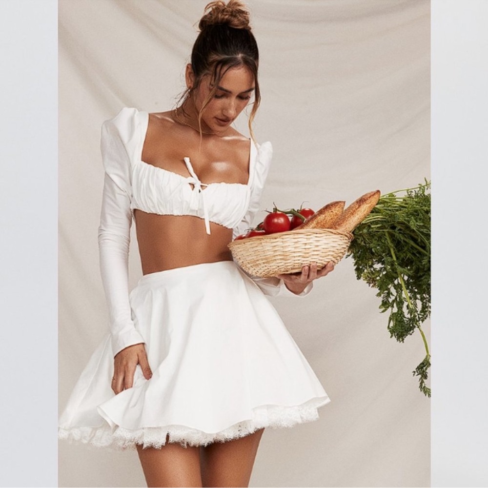 HOUSE OF CB 'Nahla' White Bow Mini Skirt NWOT Size M